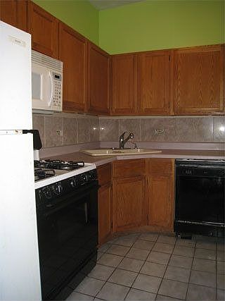 2nd image of 1900 W Ohio St APT 1R