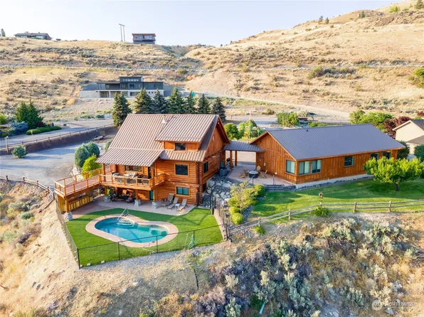 329 Highpoint Lane, Chelan, WA 98816