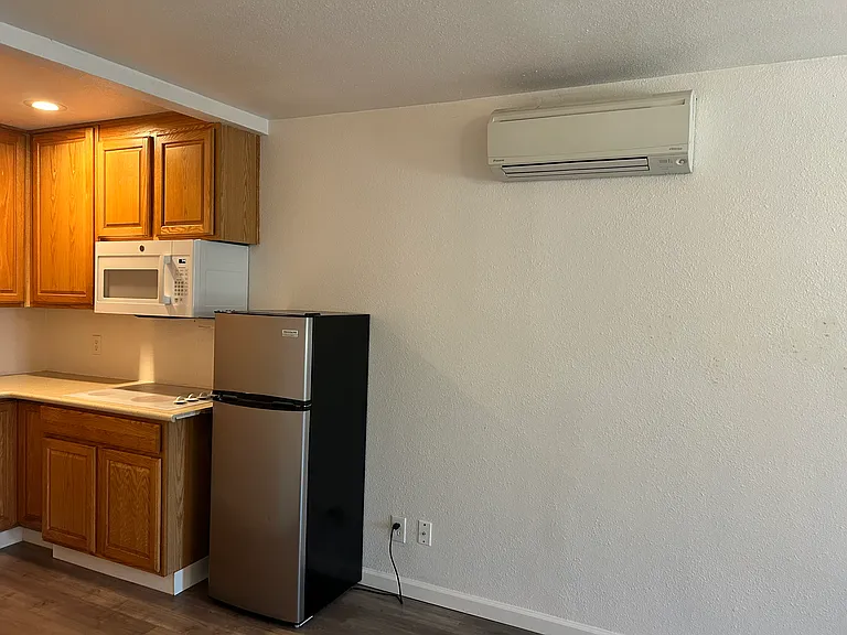 205 Grape St #2 — Photo 14