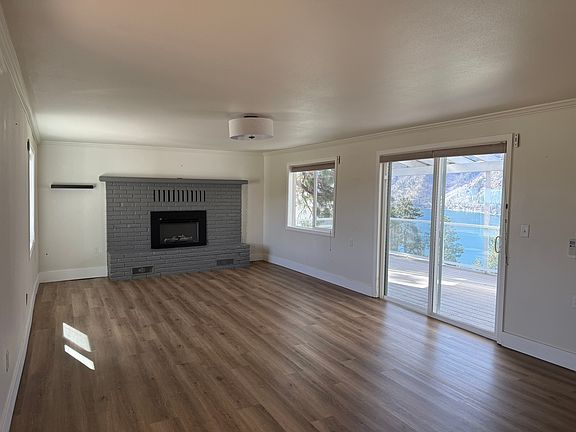 5th image of 1983 Summit Blvd