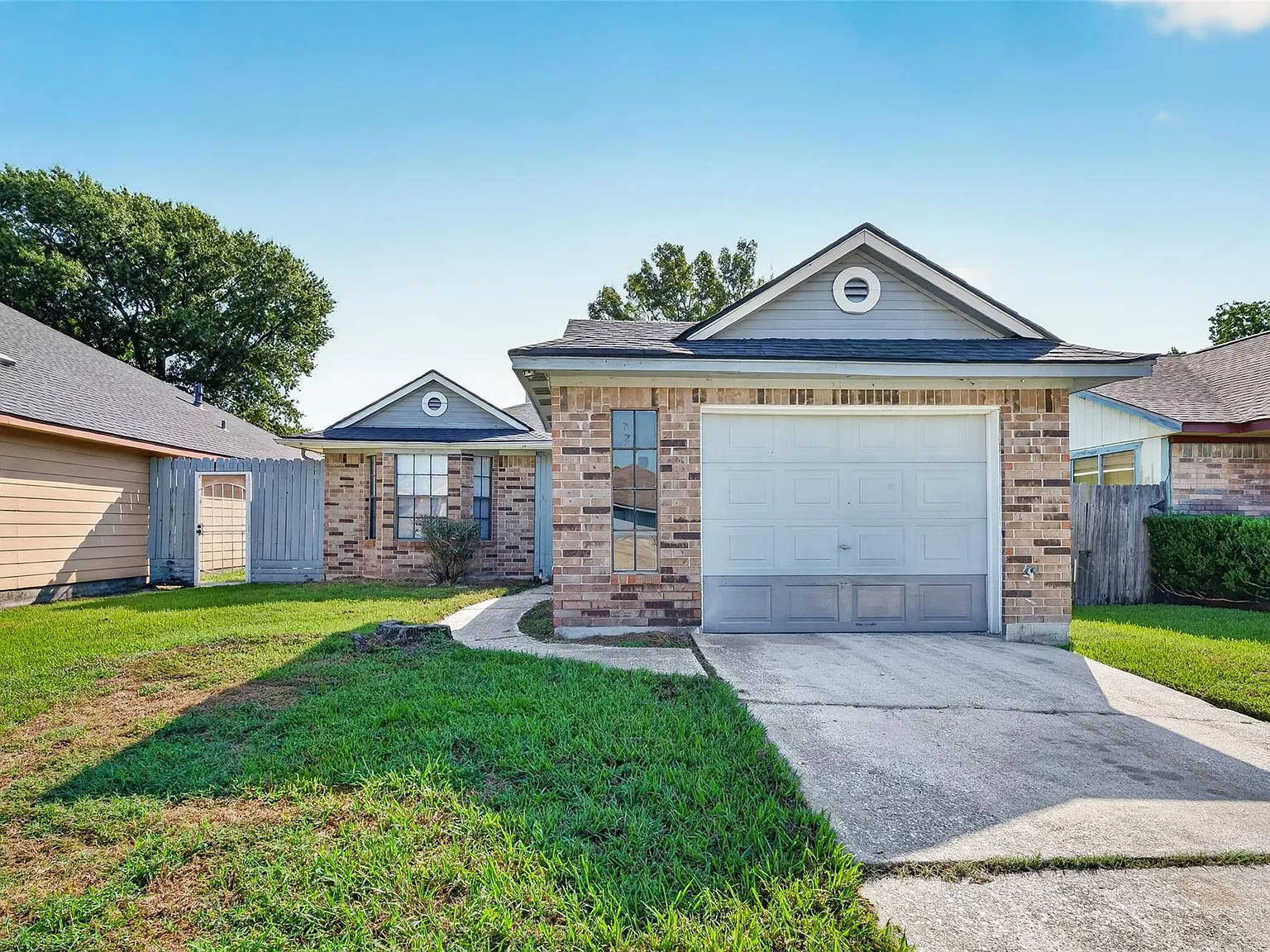 3 bed, 1.5 bath, 1056 sqft, $1,495 — Photo 2