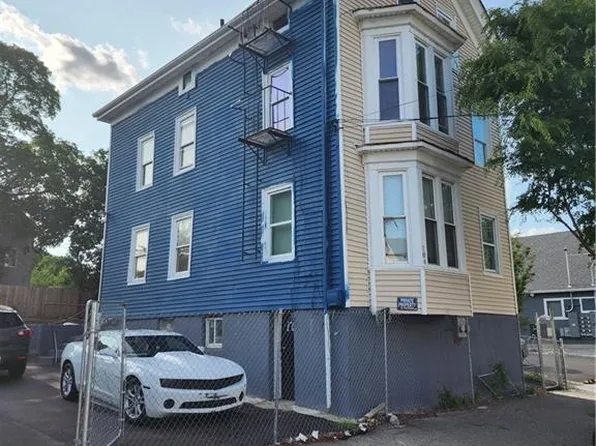 104 Bowdoin St, Providence, RI 02909