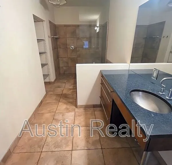 901 Washington Ave #301 — Photo 8