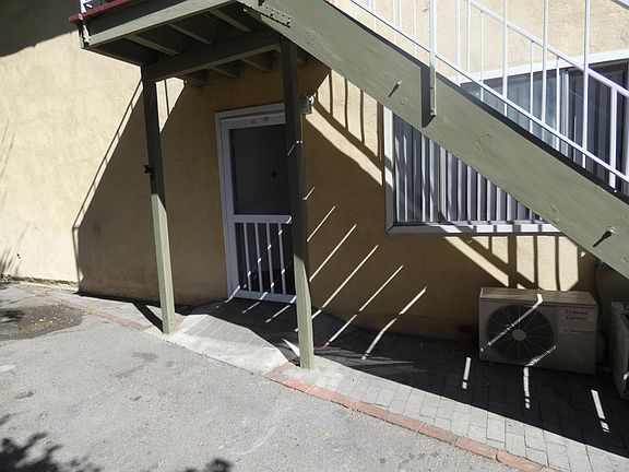 2nd image of 2503 Manhattan Ave APT B