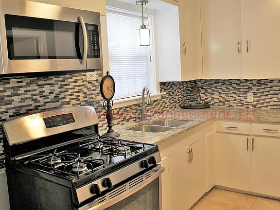 3rd image of 10519 Newcombe Dr
