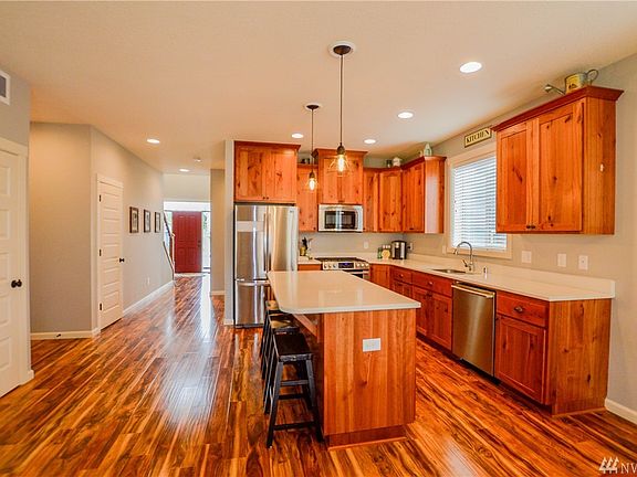 4th image of 302 Rocky Meadow Dr