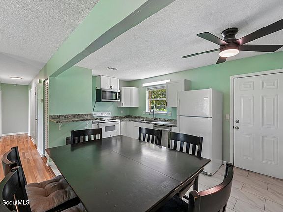 4th image of 310 New Watts St