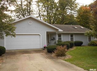 307 E Yeiser St, Macomb, IL 61455