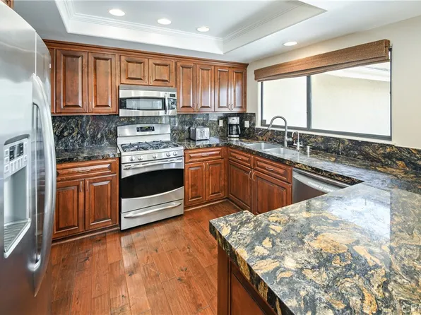 24 Cayman Ct, Manhattan Beach, CA 90266