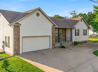 2357 McFarland Dr, West Plains, MO 65775