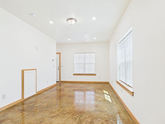 5th image of 1124 Thiele Ln Unit 200