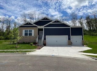 140 Oak Valley Ct, Newark, OH 43055