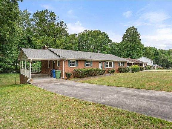2nd image of 115 Vista Way Dr