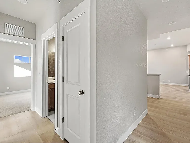 6793 Maple Leaf Dr #202 — Photo 8