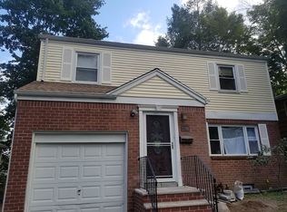 118 Columbus Dr, Tenafly, NJ 07670