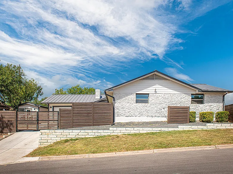 3907 Chase Cir — Photo 3