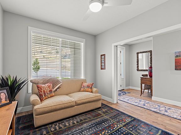 5th image of 73 N Sherwood Dr