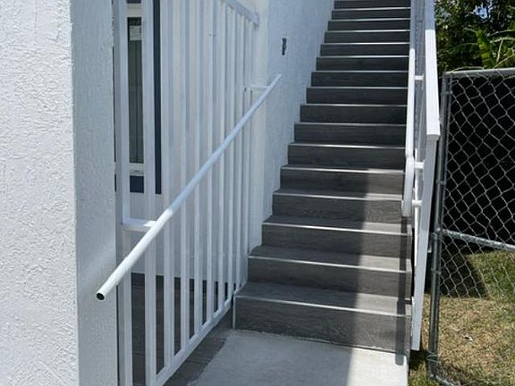 3rd image of 3175 N West 44th St