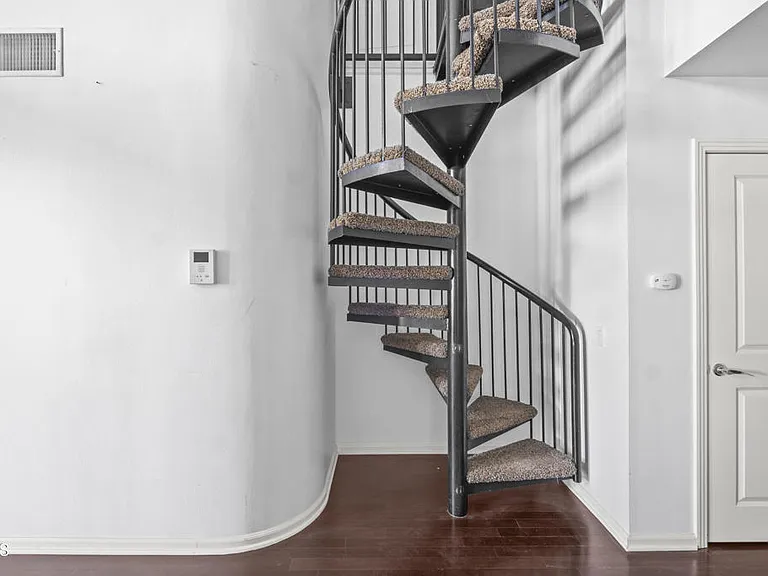 1901 Victoria Ave #201 — Photo 25