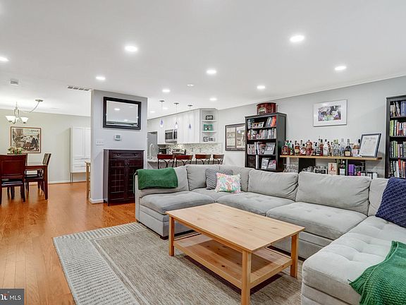 4th image of 658 15th St S APT A