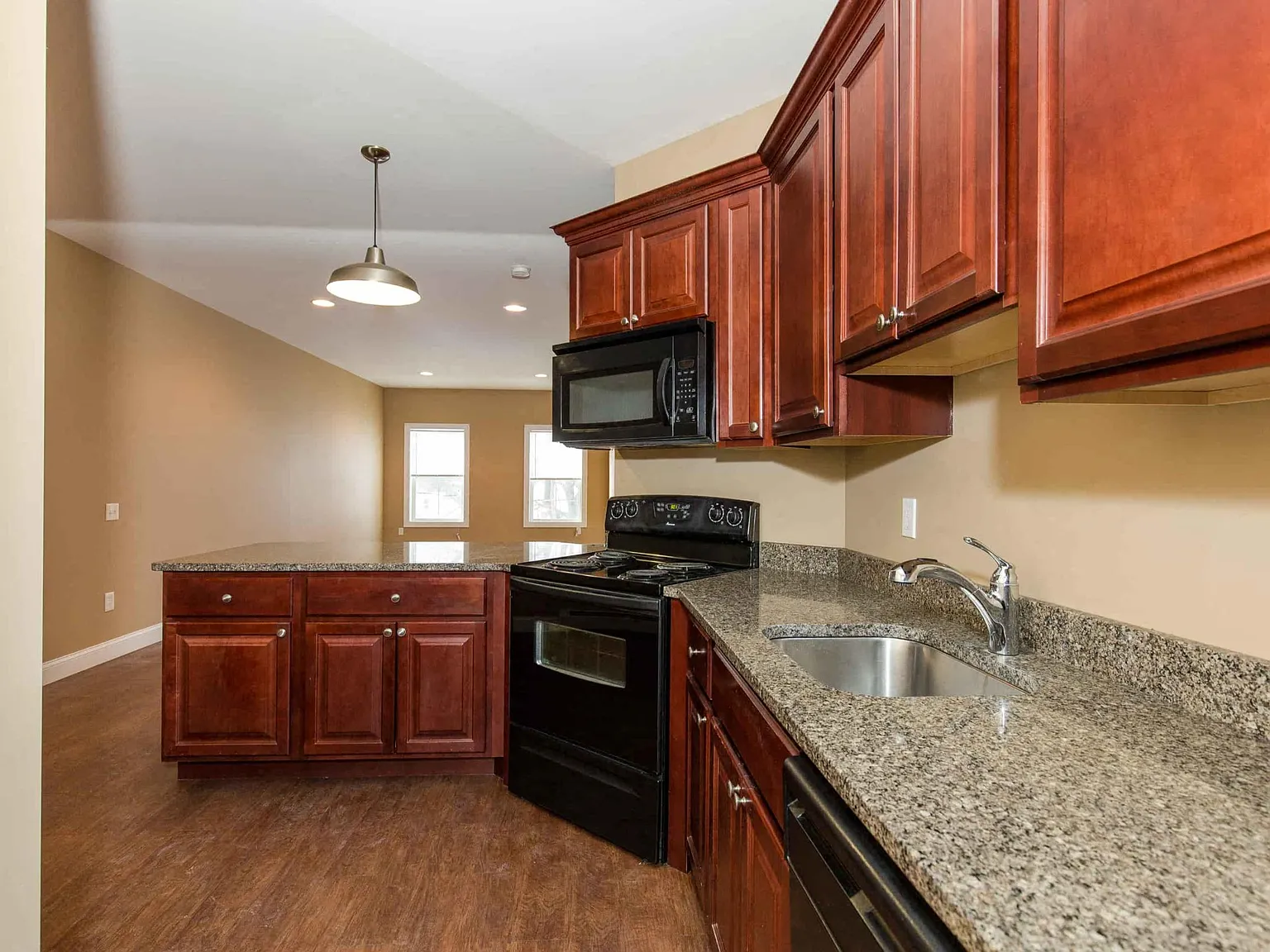 Baxter Knolls Apartment — Photo 2