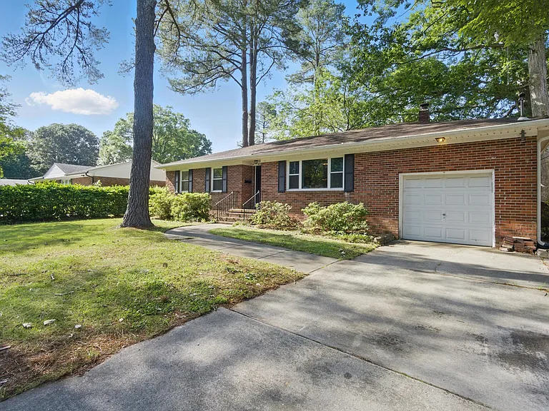 4105 Clintwood Ln — Photo 2
