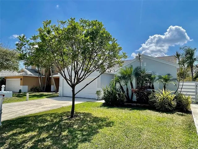 13772 SW 145th Ter — Photo 11