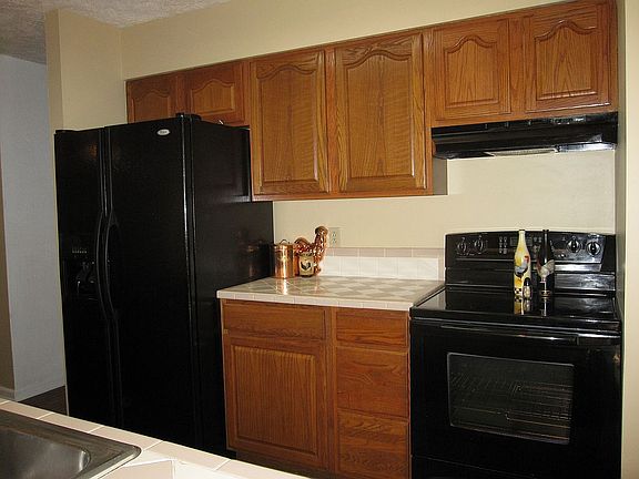 5th image of 112 Hill Dr