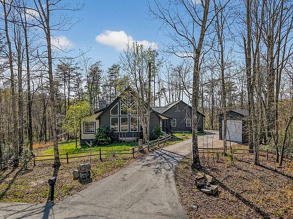 2nd image of 31 Reeves Pl