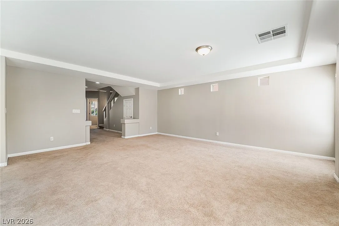 4 bed, 3.5 bath, 2627 sqft, $2,400 — Photo 3