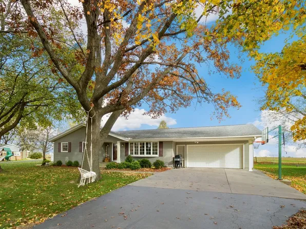 15820 Patch Rd, Morrison, IL 61270