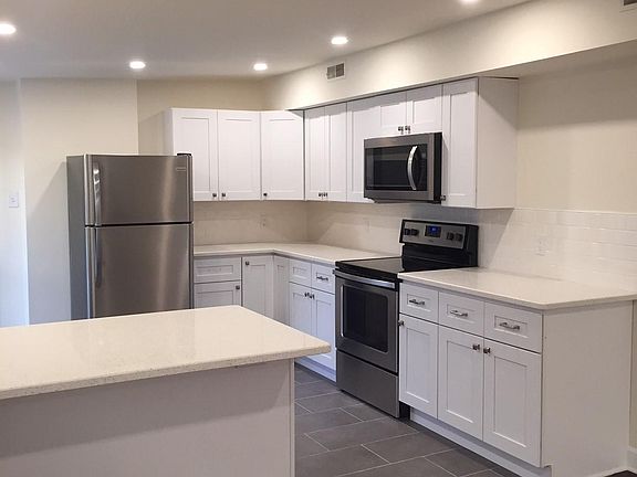 2nd image of 1734 Mount Vernon St APT 3
