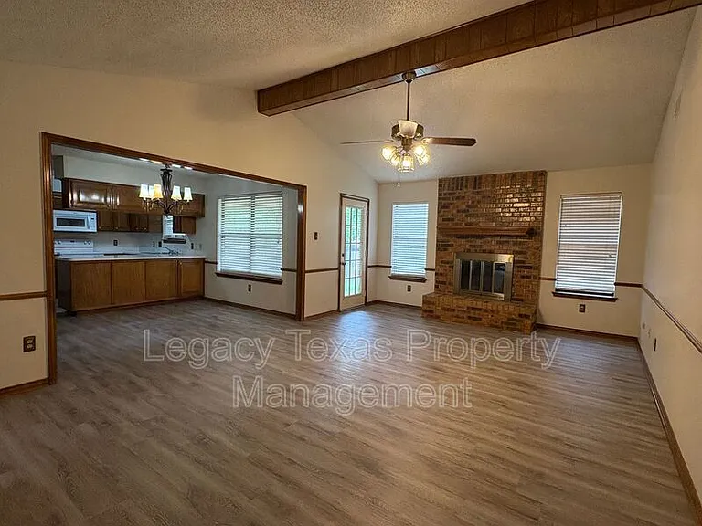 1203 Stonelake Dr — Photo 12