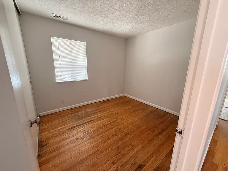 339 Swan Way — Photo 6