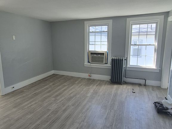 2nd image of 22 E Broome St #2