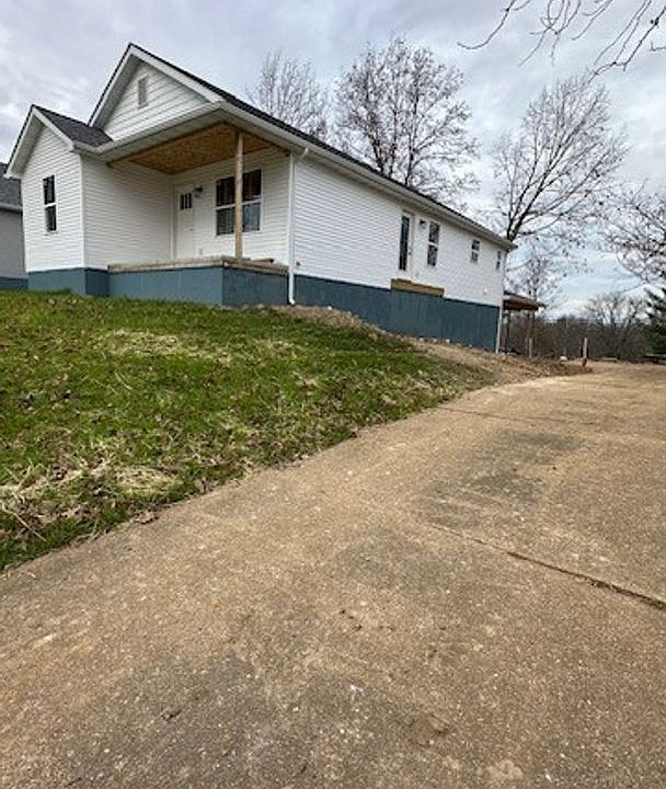 2nd image of 707 W Springfield Ave