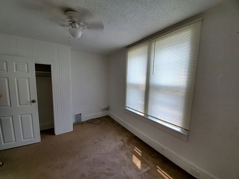 Walnut St 2512 — Photo 33