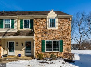 113 Oak Knoll Cir, Millersville, PA 17551