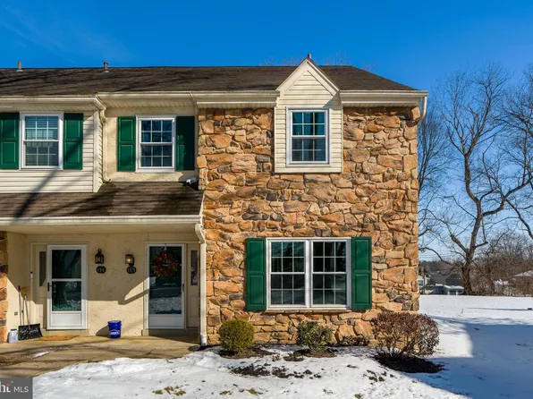 113 Oak Knoll Cir, Millersville, PA 17551