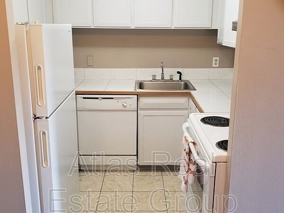 4th image of 1260 N York St APT 404
