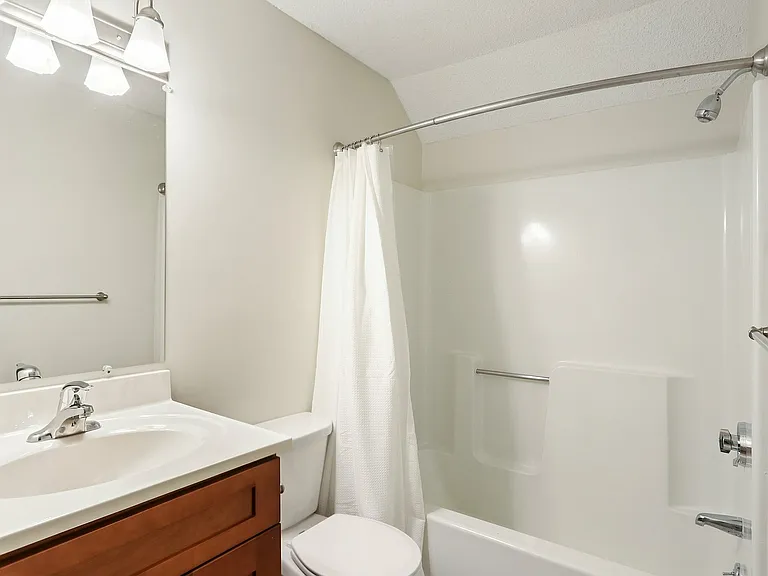 26-web-or-mls-Plantation St-S2708-018