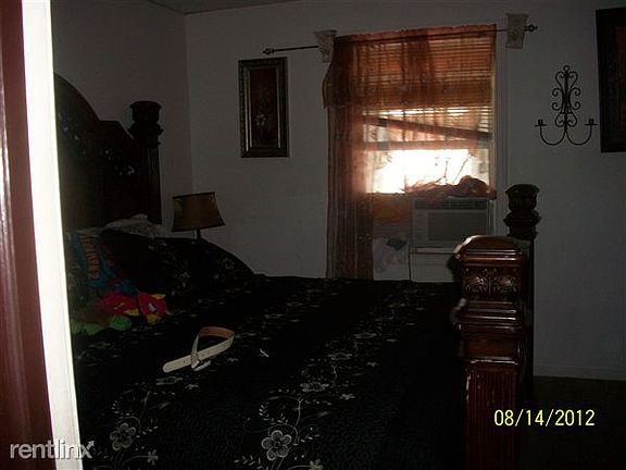 100_1195