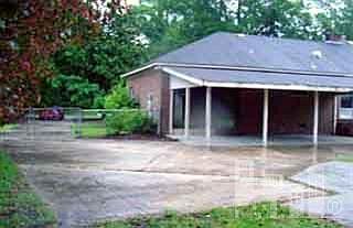 4th image of 735 SE Brunswick Place