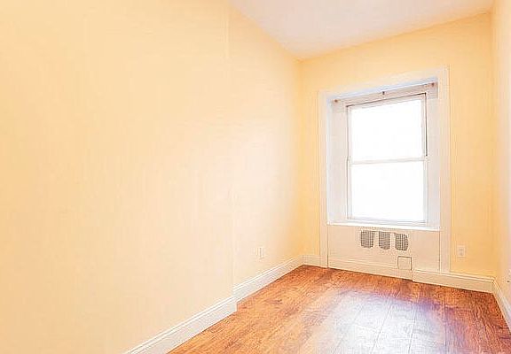 4th image of 134 W 46th St APT 5A