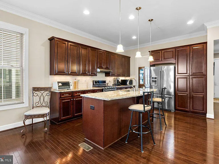 14103 Byrne Park Dr — Photo 4