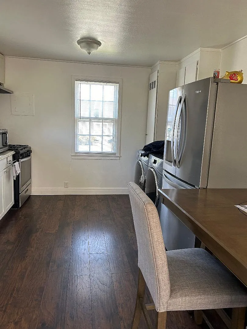 3 bed, 988 sqft, $2,250 — Photo 4