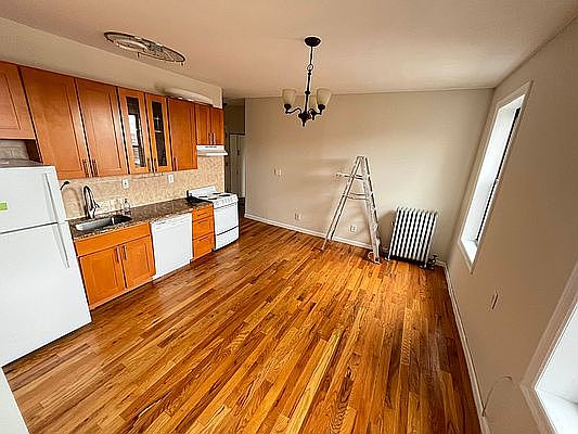 2nd image of 570 Ocean Pkwy #3R