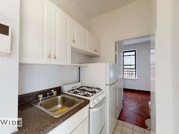 4th image of 1073 1st Ave #66