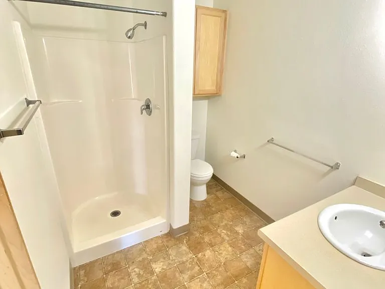 1673 NW Portland Ave — Photo 4