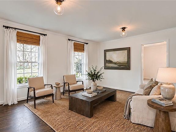 5th image of 4601 Club Cir NE